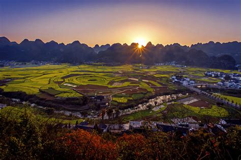 去貴州跟團多少錢：談論貴州旅游團體遊的費用與因素